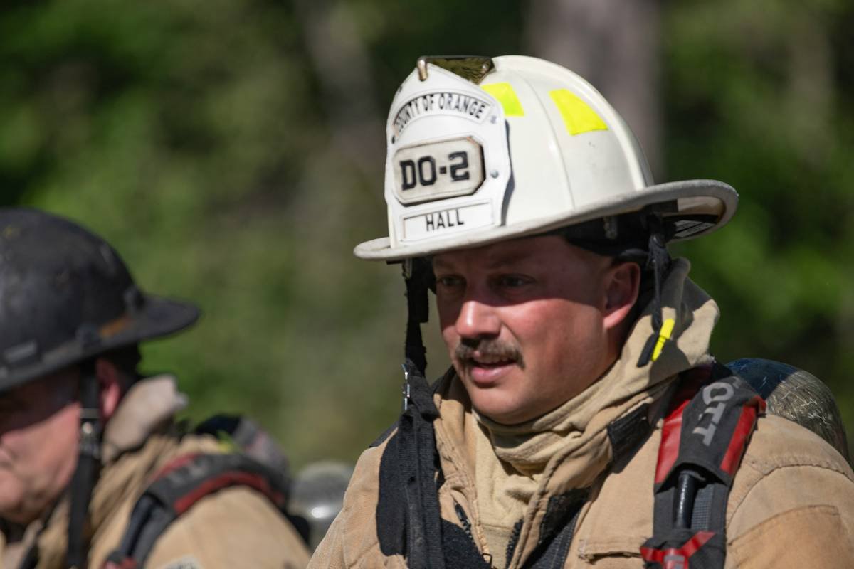 Infographic comparing standard vs. duty protection travel insurance coverage for first responders