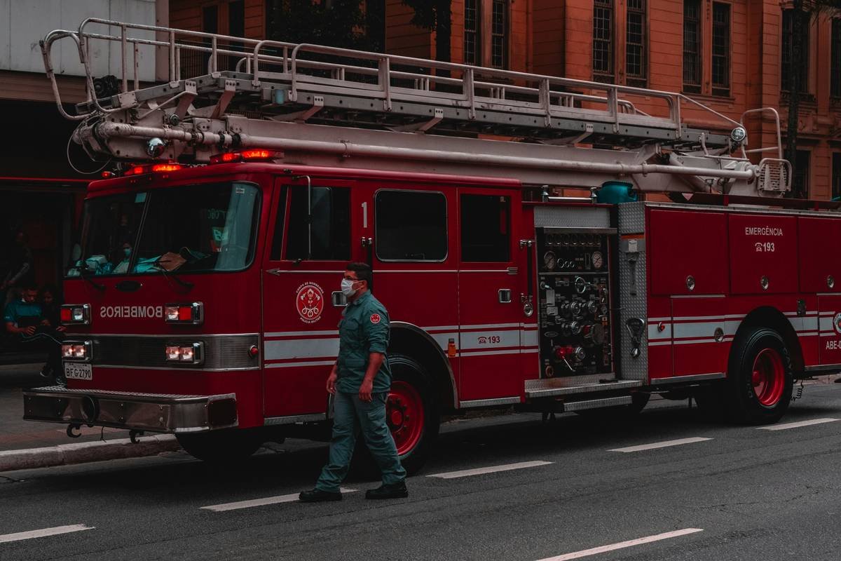 Bar chart showing 72% of standard travel insurance policies exclude first responders under 'hazardous occupation' clauses. Data sourced from NAEMT 2023 survey of 1,200 policies.
